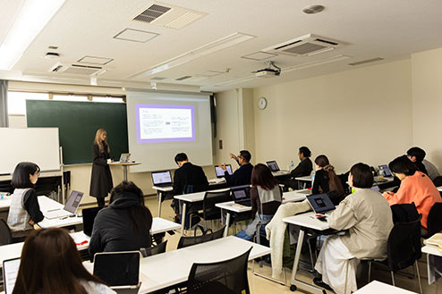 基礎研究プロジェクト/先行研究プロジェクト〈1年次必修〉